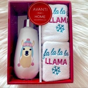 🎄🆕 Avanti Llama Box Set of 2 pc. Fingertip Towels & 1 pc. Lotion/Soap Dispenser